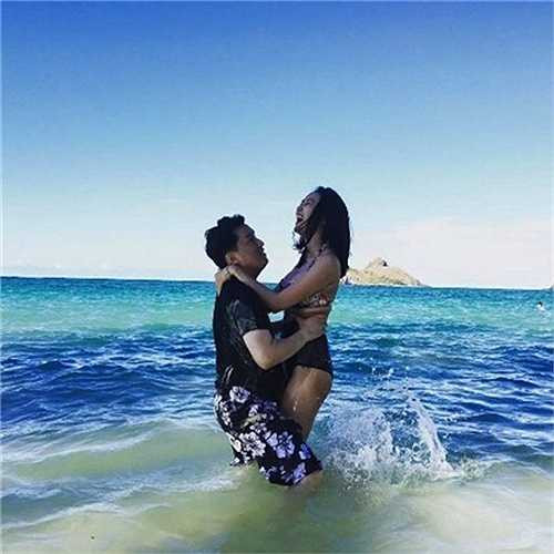 Anh Hai Lam Trường nổi tiếng là người cưng chiều vợ. 