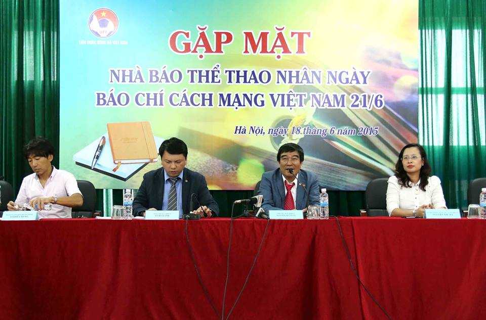 Sao cứ mãi chỉ trích Miura?