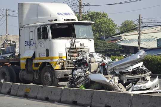 Tai nạn thảm khốc 5 người chết: Tài xế phủ nhận kết quả khám nghiệm