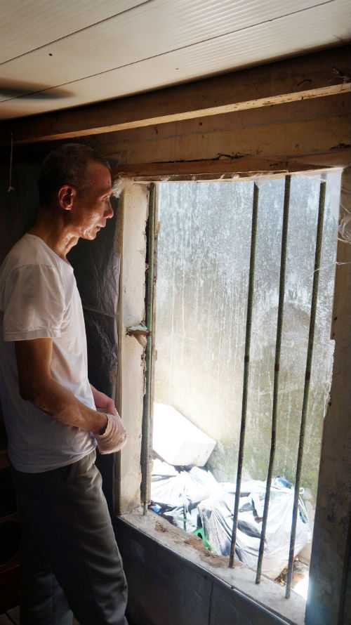 Người đàn ông ôm 'bom gas' cứu vợ và hàng chục học sinh: Bất ngờ trước kết luận của cảnh sát