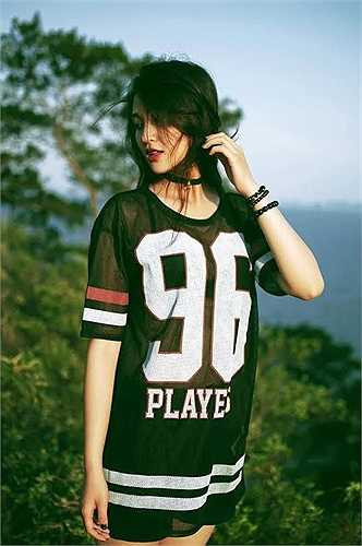 Nữ công an cá tính trong hình ảnh đời thường. 