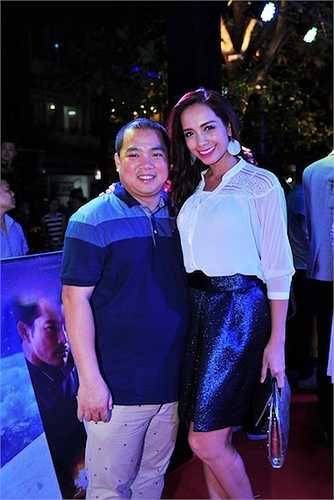 Thuý Hạnh - Minh Khang hạnh phúc sánh đôi.