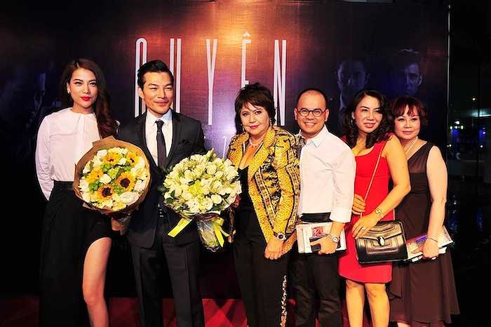 Trương Ngọc Ánh dù bận rộn vẫn đến chúc mừng chồng cũ.