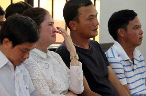 Xét xử vụ phó trạm CSGT Suối Tre bị bắn chết: Nhân chứng tươi cười đến toà