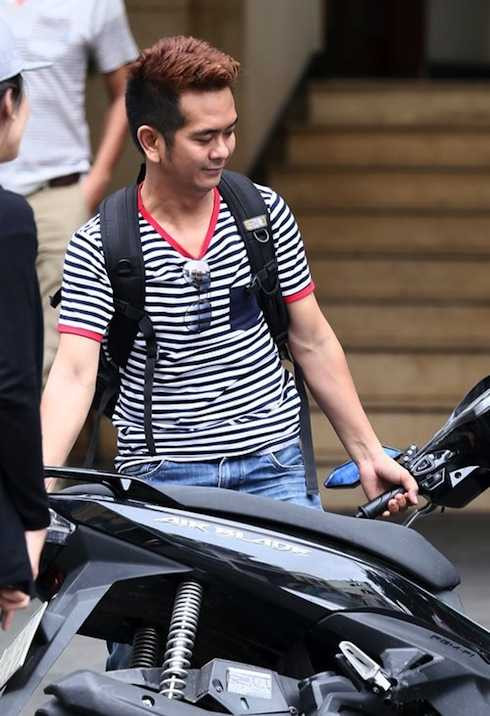 Hùng Thuận đang tìm mọi cách để giúp đỡ người bạn năm nào.