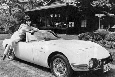 Top 10 xe hơi gắn liền với Bond Girl trong các bộ phim 007