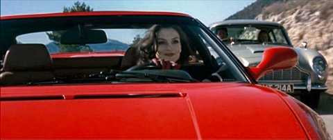 Top 10 xe hơi gắn liền với Bond Girl trong các bộ phim 007