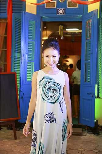 'Bản thân tôi từ ngày làm mẹ đơn thân đã luôn muốn mình ngày càng trở nên mạnh mẽ, vững chắc để làm chỗ tựa cho con trai bé bỏng. Ngoài ra, chữ ‘đầm’ trong ‘Bà Đầm’ còn chỉ về trang phục tôn lên sự nữ tính của người phụ nữ' – Thanh Vân nói.