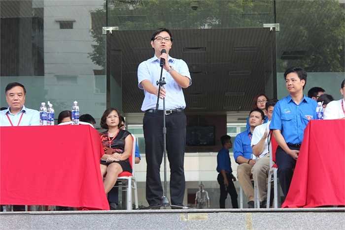 Anh Nguyễn Văn Thắng (đại diện lãnh đạo Thành Đoàn Hà Nội) phát biểu tại Lễ ra quân.