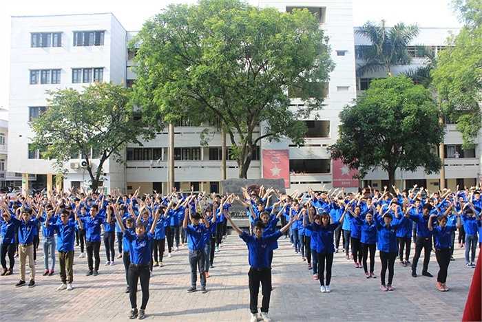 Phát huy vai trò xung kích, tình nguyện của sinh viên tham gia phát triển kinh tế - xã hội, đặc biệt là ở những địa bàn khó khăn.