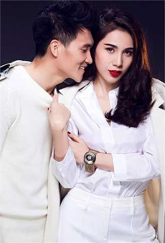 Vợ chồng Công Vinh – Thủy Tiên khiến nhiều người ngưỡng mộ bởi cuộc sống giàu có nhờ tài năng và nghị lực. 