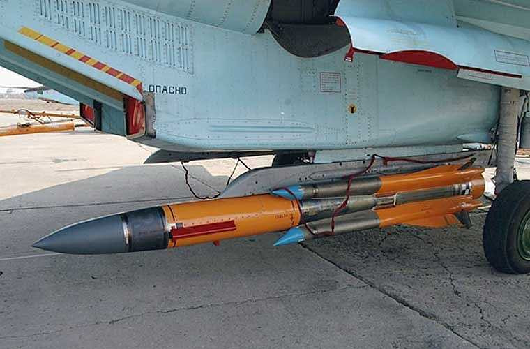  Tên lửa Kh-31A được phóng từ tiêm kích Su-30MK2 thông qua hệ thống phụ điều khiển vũ khí SUV-VEP từ bệ phóng AKU-58AE. 