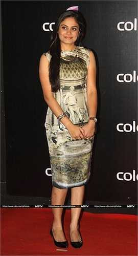 Ba vòng với tỷ lệ đẹp của Toral Rasputra.