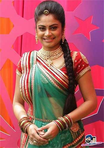 Cô khá chuộng mốt xuyên thấu.