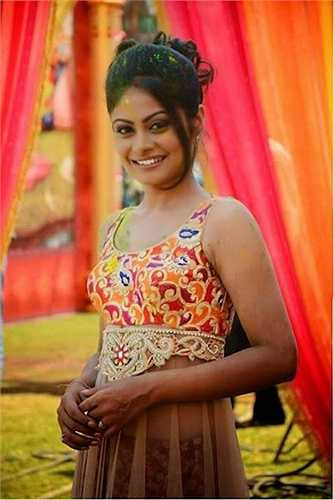 Dù khá mũm mĩm nhưng 'Cô dâu 8 tuổi' sở hữu những đường cong khá bắt mắt.