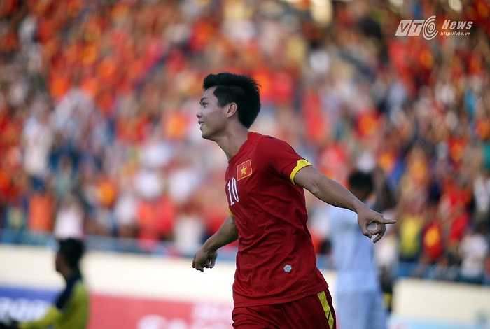 Công Phượng ghi bàn vào lưới Myanmar