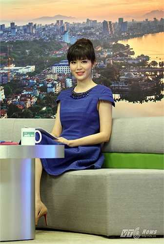 Sau một thời gian khá dài vắng bóng trên các phương tiện truyền thông, mới đây hoa hậu Thu Thủy bất ngờ xuất hiện trở lại trên truyền hình với vai trò là MC của chương trình Chào buổi tối trên kênh VTC14. 