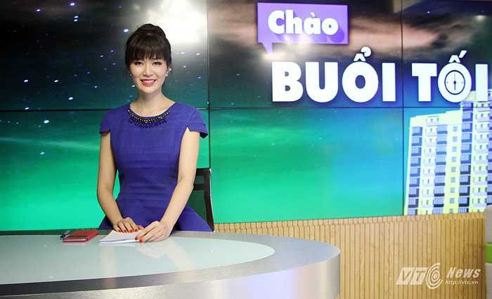 Chào buổi tối là chương trình mới ra mắt của kênh truyền hình VTC 14, với mong muốn gửi đến khán giả những thông tin về các sự kiện diễn ra trong ngày và những câu chuyện nhẹ nhàng, gần gũi trong đời sống nhằm khép lại một ngày làm việc, học tập bận rộn và bắt đầu một buổi tối quây quần bên mâm cơm gia đình. (Duy Thành- Huyền Trân)