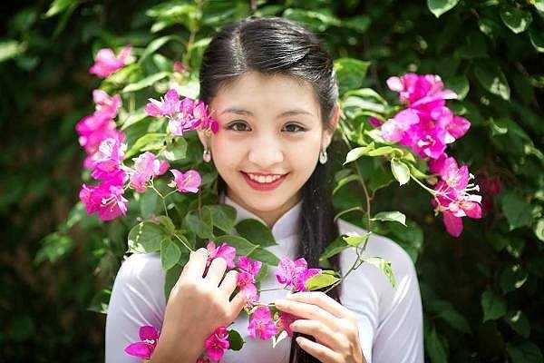 Hoa khôi tài sắc Lê Thanh Tú đến từ Đống Đa - Hà Nội.