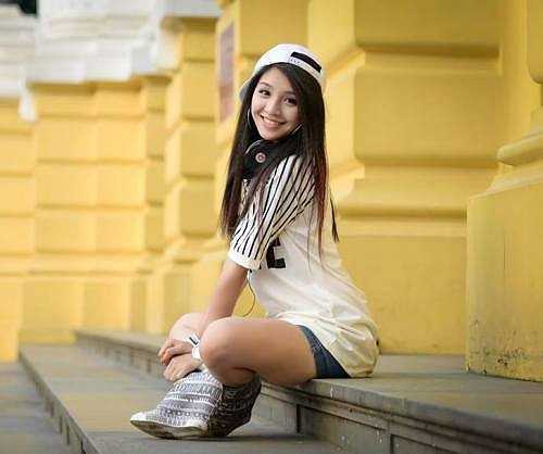 Cô luôn có quan niệm sống:' Hãy luôn mỉm cười, cơ hội sẽ đến'.