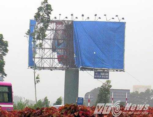 Bão giật cấp 12 đổ bộ vào Quảng Ninh - Hải Phòng