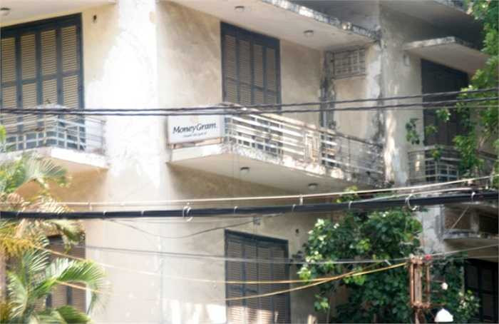 Cảnh tiêu điều của ngôi nhà 