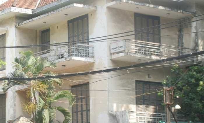 Màu sơn của ngôi nhà đã thay đổi