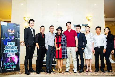 Các khách mời của buổi họp báo.