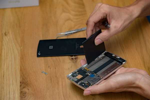 Giới công nghệ nói gì sau khi 'mổ' Bphone ?