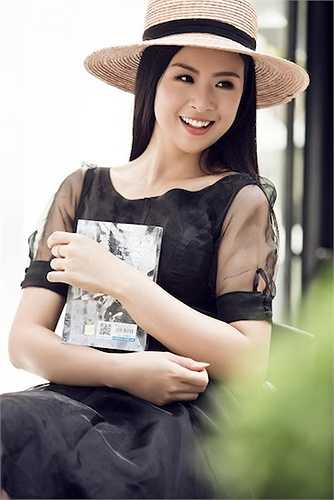 It xuất hiện tại các event như mọi năm, cô tập trung vào vai trò mới bà chủ kinh doanh.