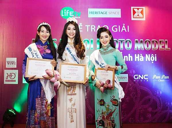 Tâm chia sẻ: 'Khi cầm trên tay giải thưởng, mình thấy, những vất vả của mẫu ảnh và nhiếp ảnh gia cuối cùng cũng đạt được kết quả như mong muốn'.