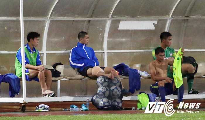 Công Phượng dưỡng thương ở hiệp 2 trận gặp Hà Nội T&T