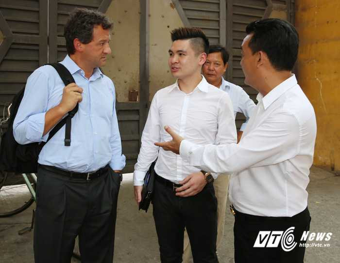 Đại diện Man City thăm sân Hàng Đẫy