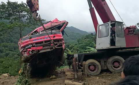xe khách, giường nằm, lao xuống vực sâu, đèo Lò Xo, thương vong, Quảng Nam