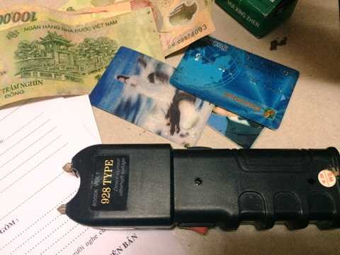 Trộm chó suýt chết sau khi đánh ngất công an, nhảy xuống sông trốn