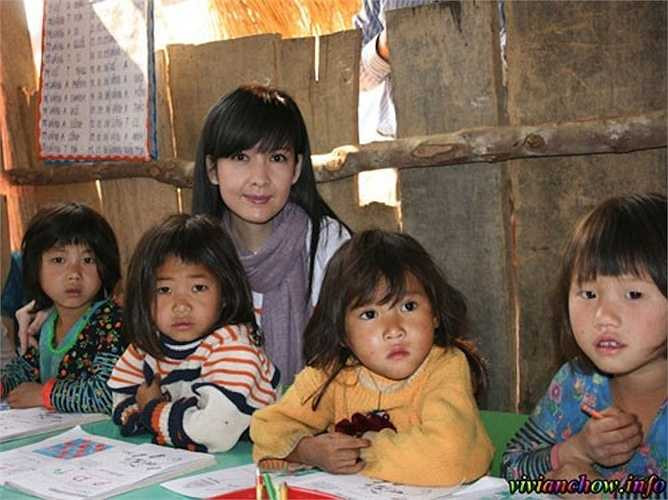 Nhưng phải 2 tháng sau chuyến đi, người hâm mộ mới biết đến nghĩa cử cao đẹp của người đẹp Hong Kong. Ảnh: vivianchow.info. 