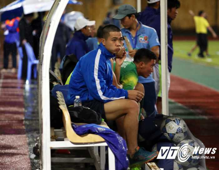 Công Phượng buồn bã sau trận thua