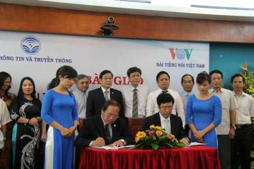 Bộ TT&TT chính thức bàn giao nguyên trạng Đài VTC về VOV