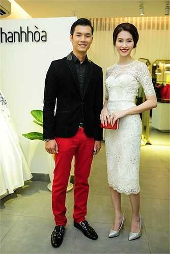 Đặng Thu Thảo bất ngờ xuất hiện cùng nam diễn viên Nhan Phúc Vinh. Cả hai thường xuyên sánh bước trong các sự kiện thời gian gần đây bởi họ vừa hoàn thành xong vai diễn đôi tình nhân lãng mạn và tình tứ của phim ngắn 'Hương thời gian'.