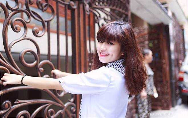 Hot girl mong muốn sau khi tốt nghiệp có thể phát triển thành công được cả hai ngành đó là thời trang và phim ảnh. 