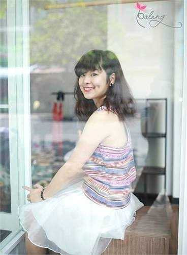 Vân cho biết, cô cũng hay tự thiết kế và may đồ mặc cho mình, bạn bè và để kinh doanh.