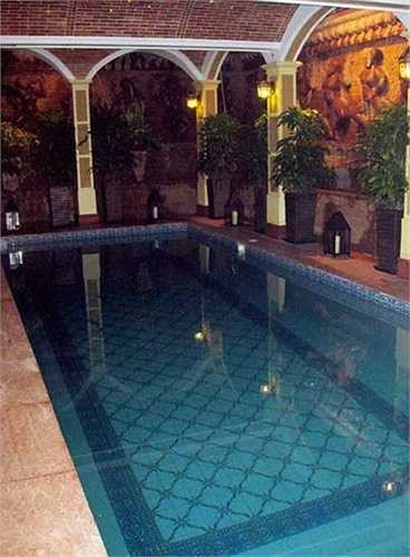 Ngắm ngôi biệt thự dát vàng xa hoa của hoa hậu kiêm ảo thuật gia Ngô Mỹ Uyên.