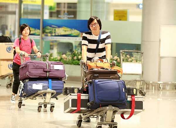 Bé Na nay đã ra dáng thiếu nữ và có phần trầm tính. Trong khi đó, bé Nấm lại năng động và vui tươi với phong cách tomboy.