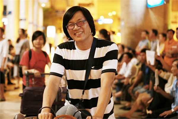 Chia sẻ về cảm giác ngay khi về đến Việt Nam, nhạc sĩ Ngọc Lễ cho biết: 'Lần nào về Việt Nam, Ngọc Lễ cũng có nhiều cảm xúc, bởi được về thăm mẹ, thăm người thân và bạn bè thân yêu.'