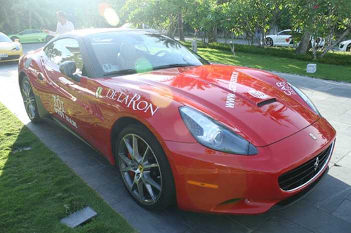Bản thân Đỗ Bình Dương sở hữu một siêu xe, đó là chiếc Ferrari California màu đỏ đời 2010. Được biết sau nhiều tháng đặt hàng từ Mỹ, cuối năm 2010, siêu xe Ferrari California của Đỗ Bình Dương đã cập cảng Hải Phòng và nhanh chóng được vận chuyển lên Hà Nội.