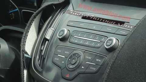 Ford Escape 2016 bị 'chộp' được thiết kế bên trong lẫn bên ngoài