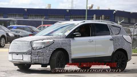 Ford Escape 2016 bị 'chộp' được thiết kế bên trong lẫn bên ngoài