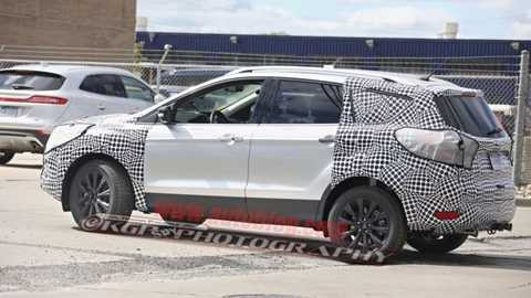 Ford Escape 2016 bị 'chộp' được thiết kế bên trong lẫn bên ngoài