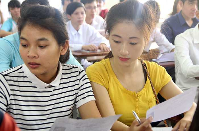 làm thủ tục dự thi