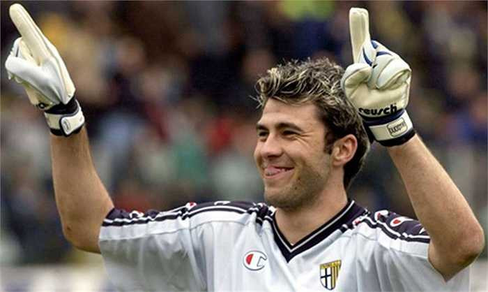 Từng là một thủ thành vô cùng danh tiếng, Sebastien Frey ngốn của Parma 18 triệu euro hồi năm 2001. Nhiệm vụ của Frey lúc ấy đương nhiên là thay thế Buffon